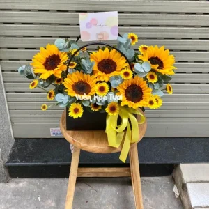 Giỏ Hoa Hướng Dương Dễ Thương Tặng Mẹ